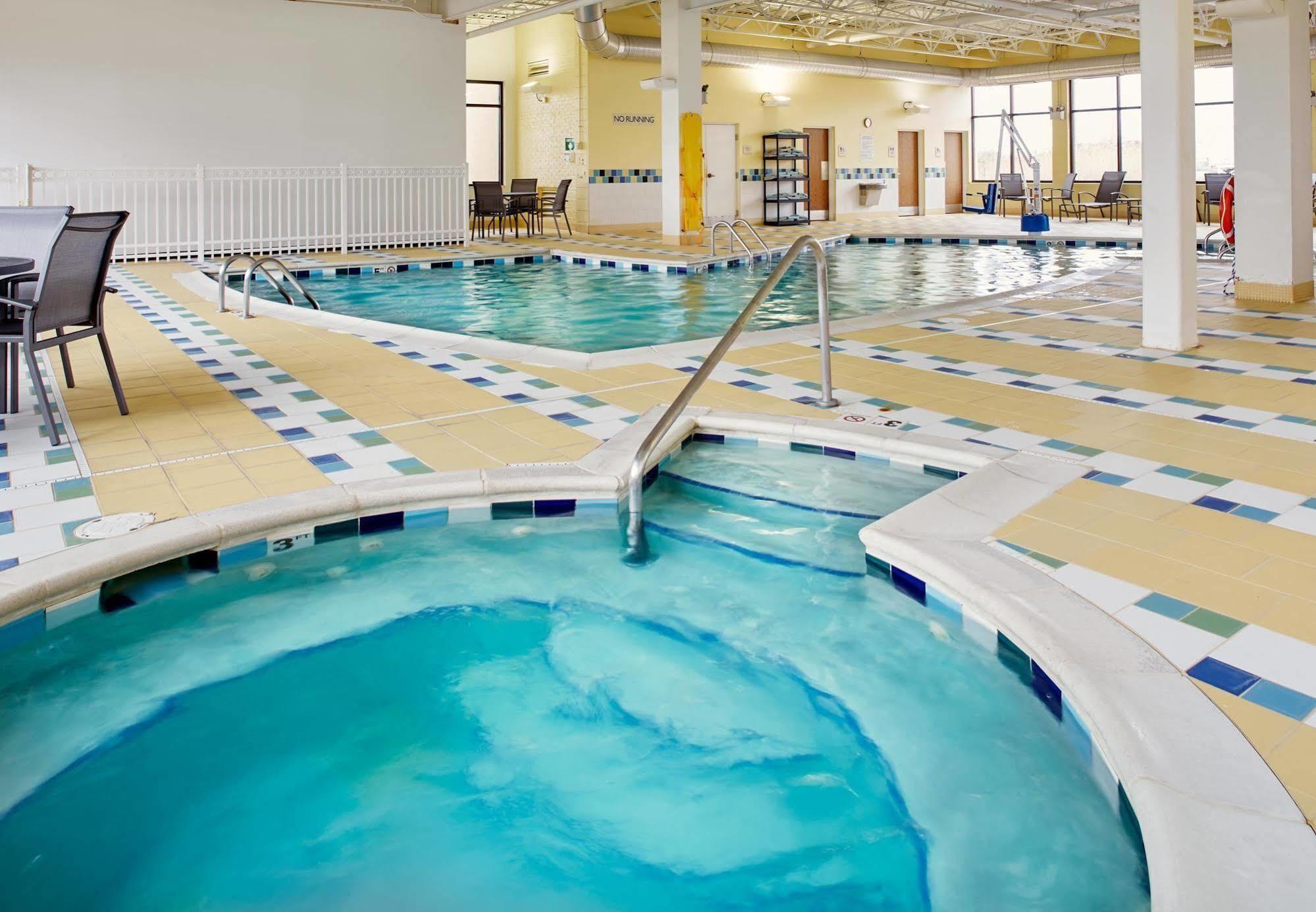 Fairfield Inn & Suites By Marriott Cleveland Бичвуд Экстерьер фото